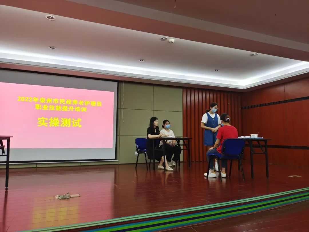32a4f3cce08f45b185a7cd5289a66226.gif