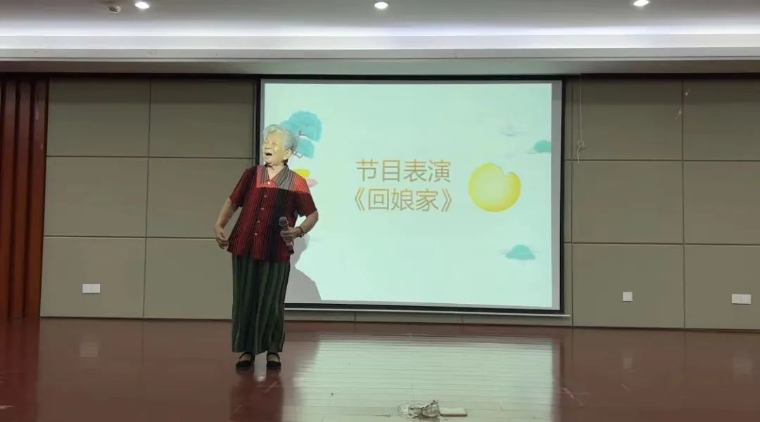 b61a5c5e57d94eb0a147fe0902f328e1.gif